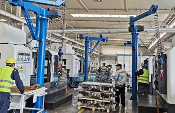 機加工車間用智能提升機案例圖一 機加工車間用智能提升機案例圖一