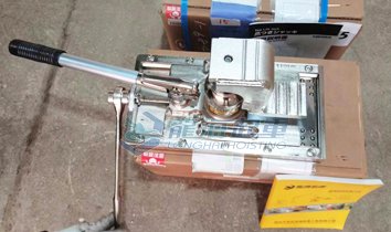 F-TLC無塵室帶滑臺爪式千斤頂圖二 F-TLC無塵室帶滑臺爪式千斤頂圖二